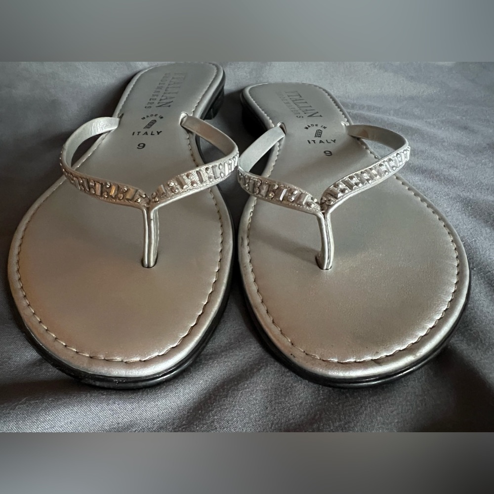 Italian Shoemakers silver beaded sandals/ flip flops Sz 9